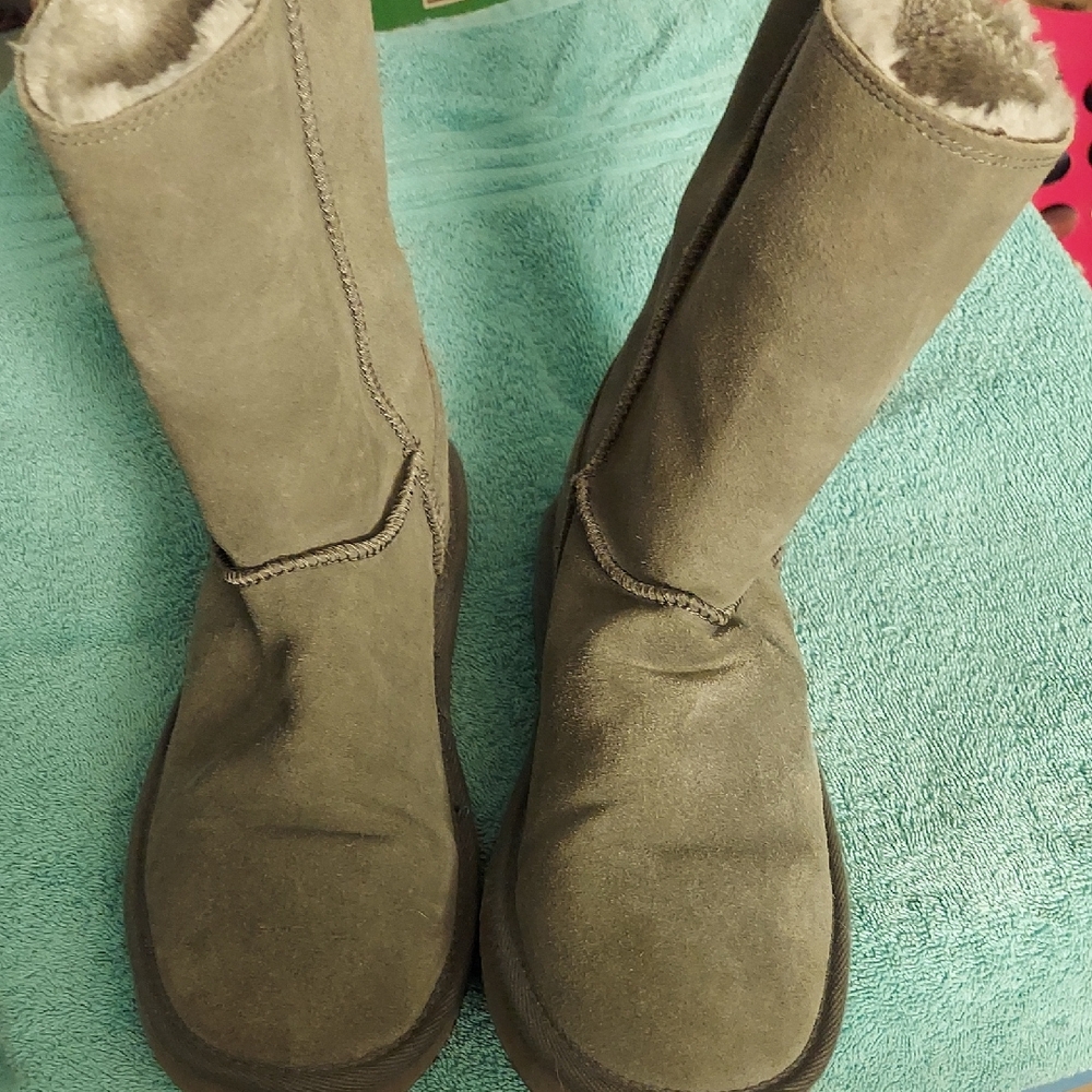 American Eagle Outfitters Gray Winter Boots